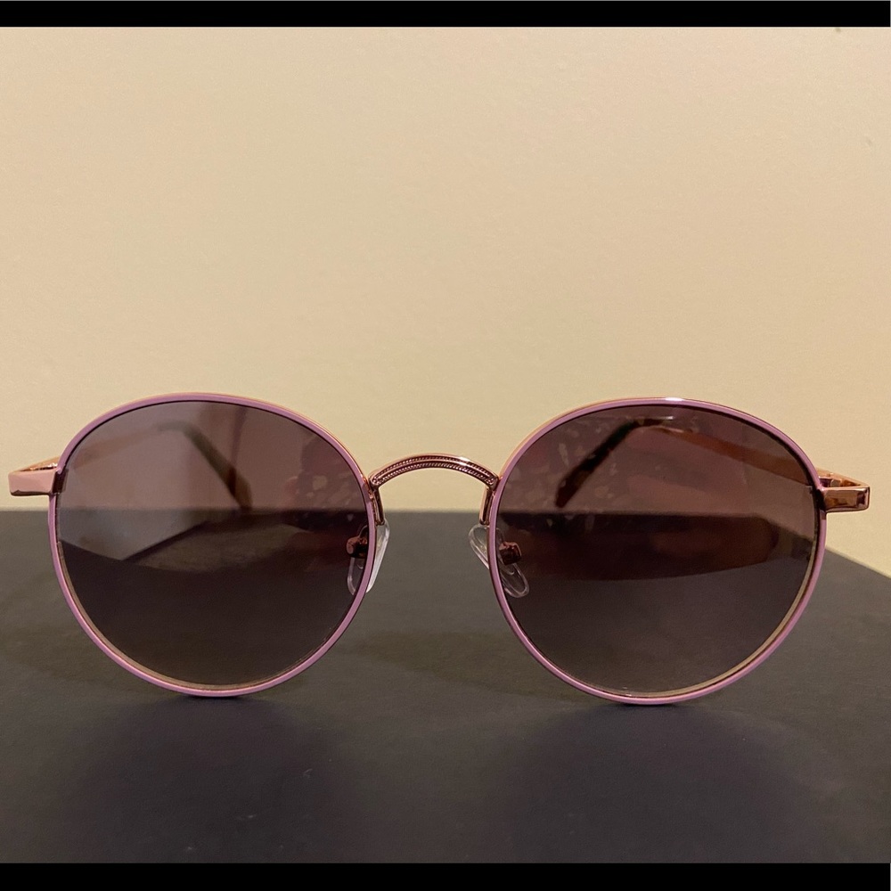 Roots Sunglasses - Picture 1 of 3